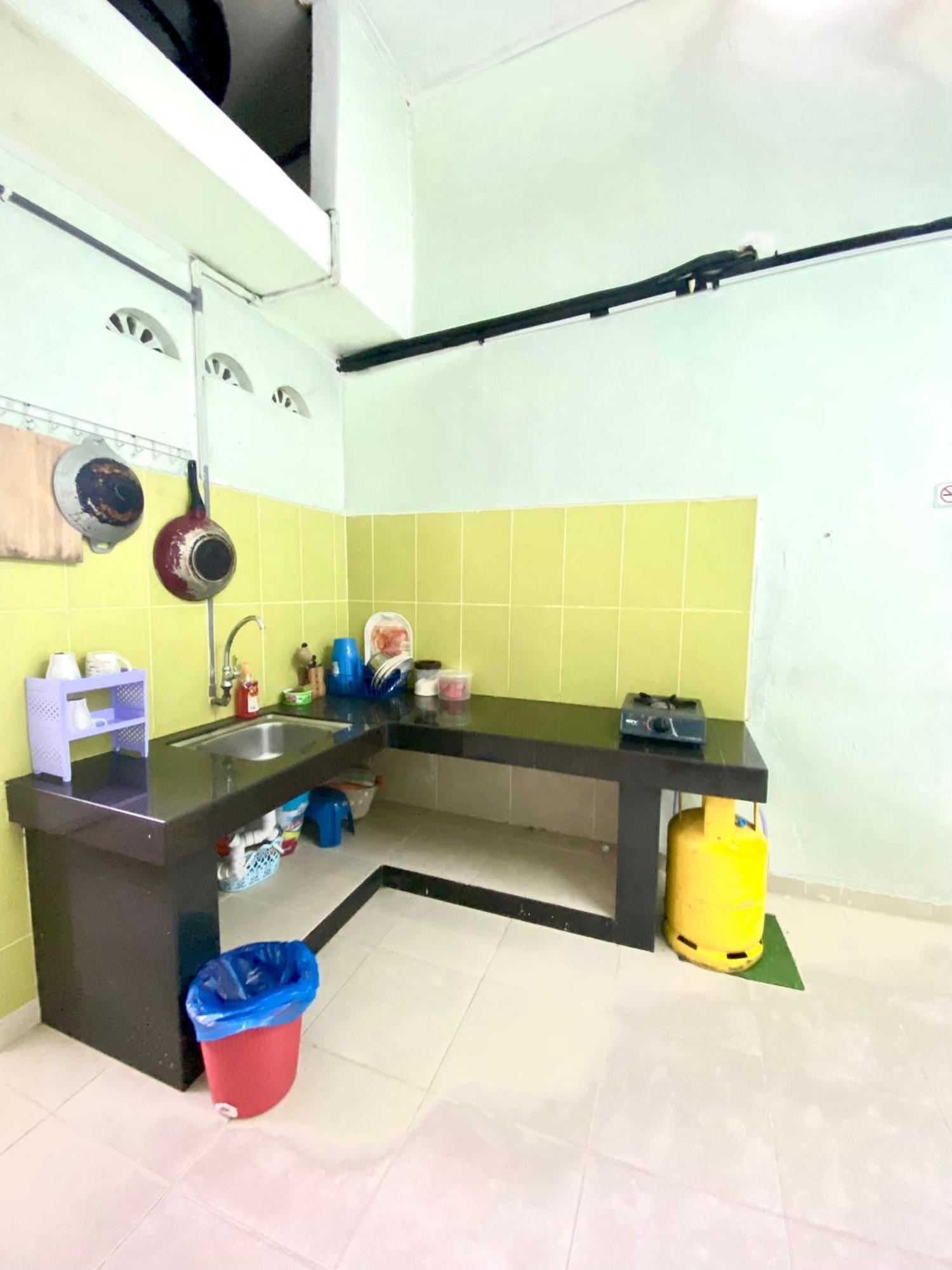 Umi Homestay Batu Buruk Kuala Terengganu Bagian luar foto